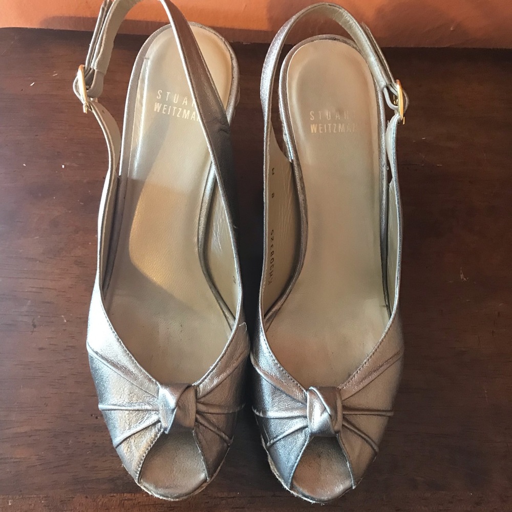 Stuart Weitzman Gold leather wedge heels Sz 8